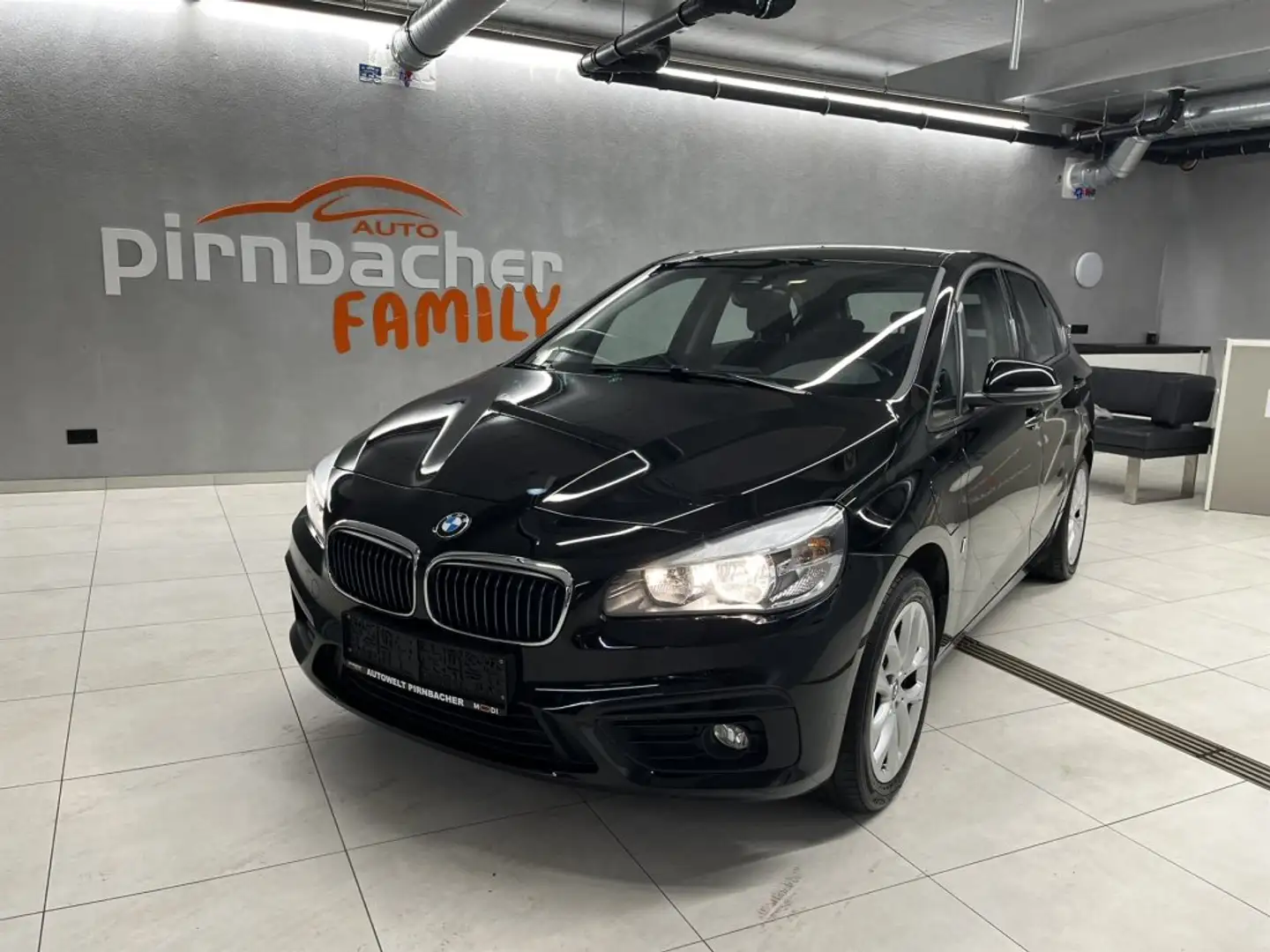 BMW 225 xe Active Tourer iPerformance Schwarz - 1