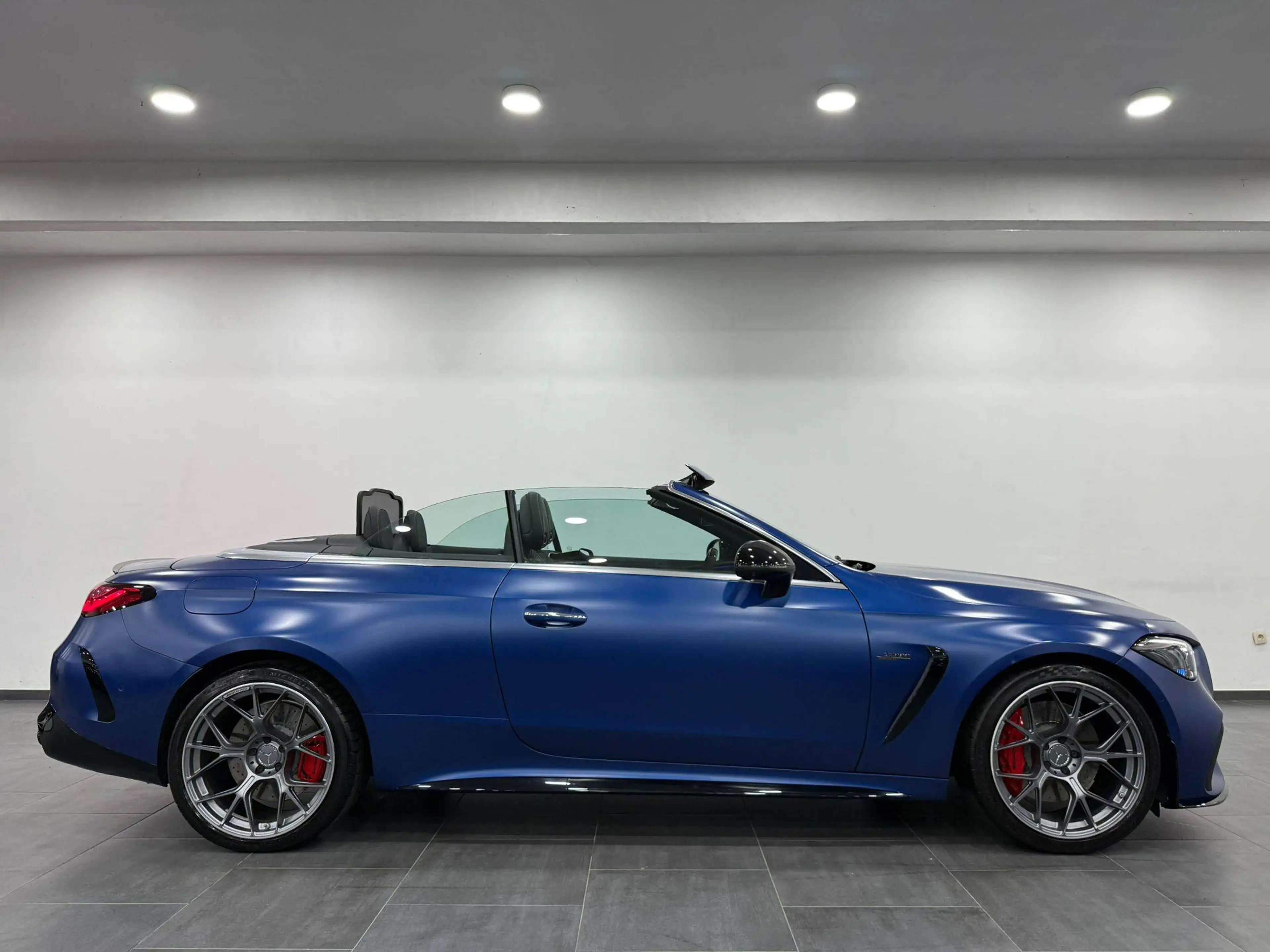 Mercedes-Benz CLE 53 AMG Cabrio 4-Matic Performance Seats Blue Spectral Magno(MAT) Full Full Options — photo 3