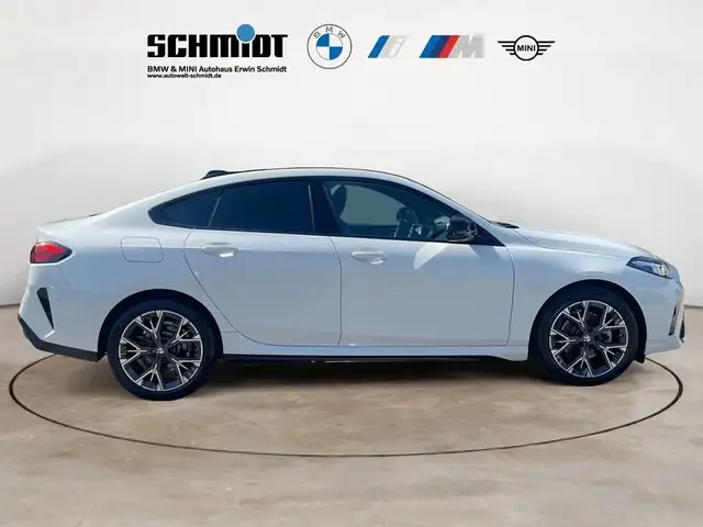 BMW 2 Series view 6