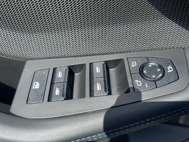 BMW 2 Series view 15