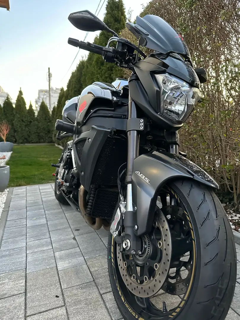 Suzuki GSX 1300 B-King Negro - 1