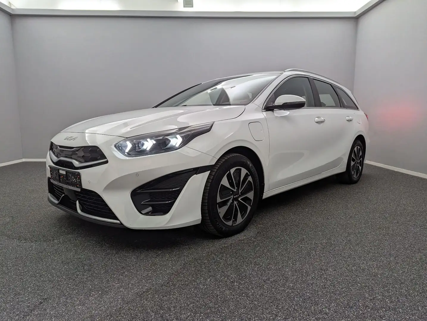 Kia XCeed Ceed SW 1.6 HYBRID SPIRIT/FACELIFT*ACC*AHK*GARA Weiß - 1
