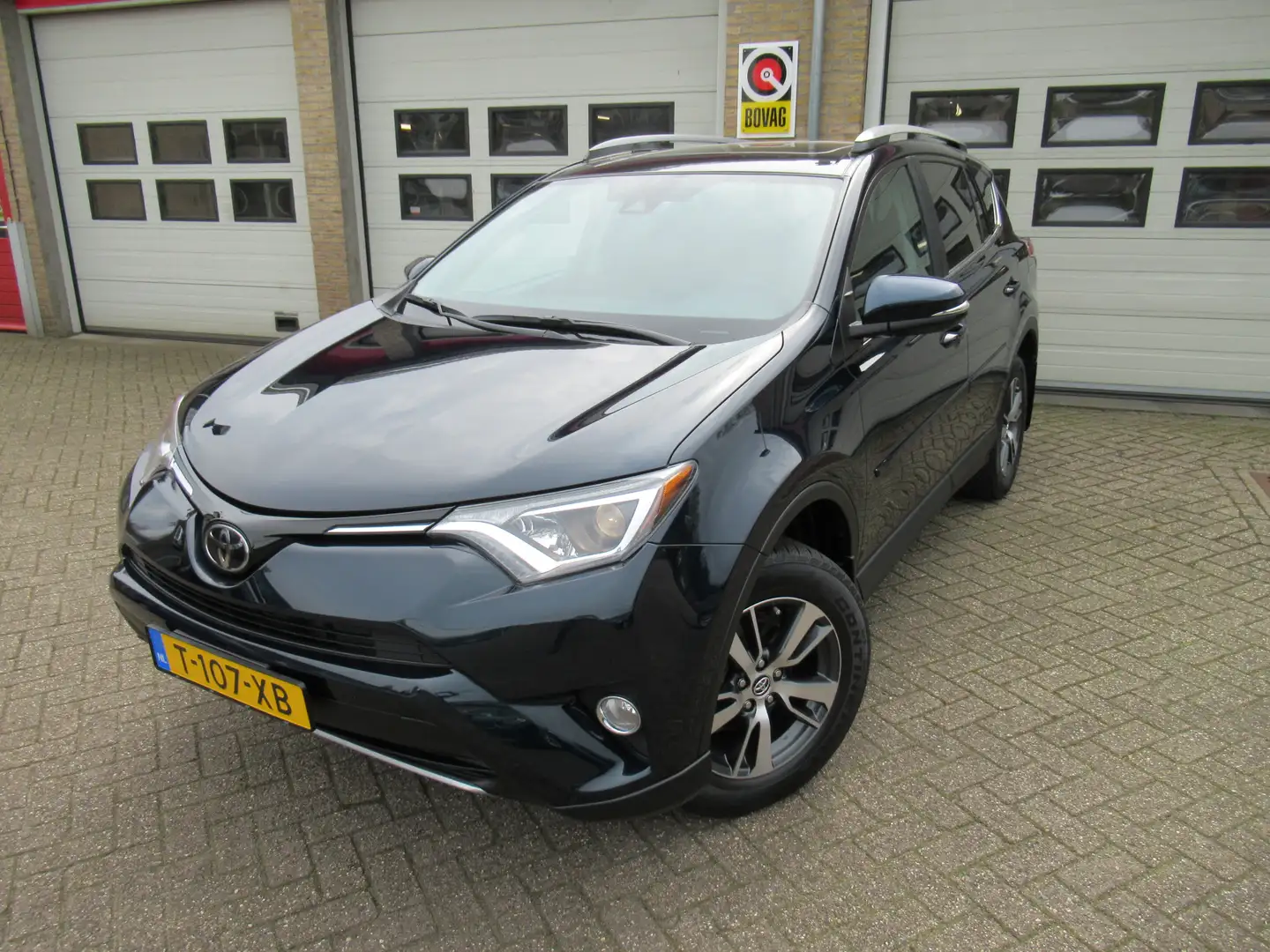 Toyota RAV 4 2.5 XLE Blau - 1