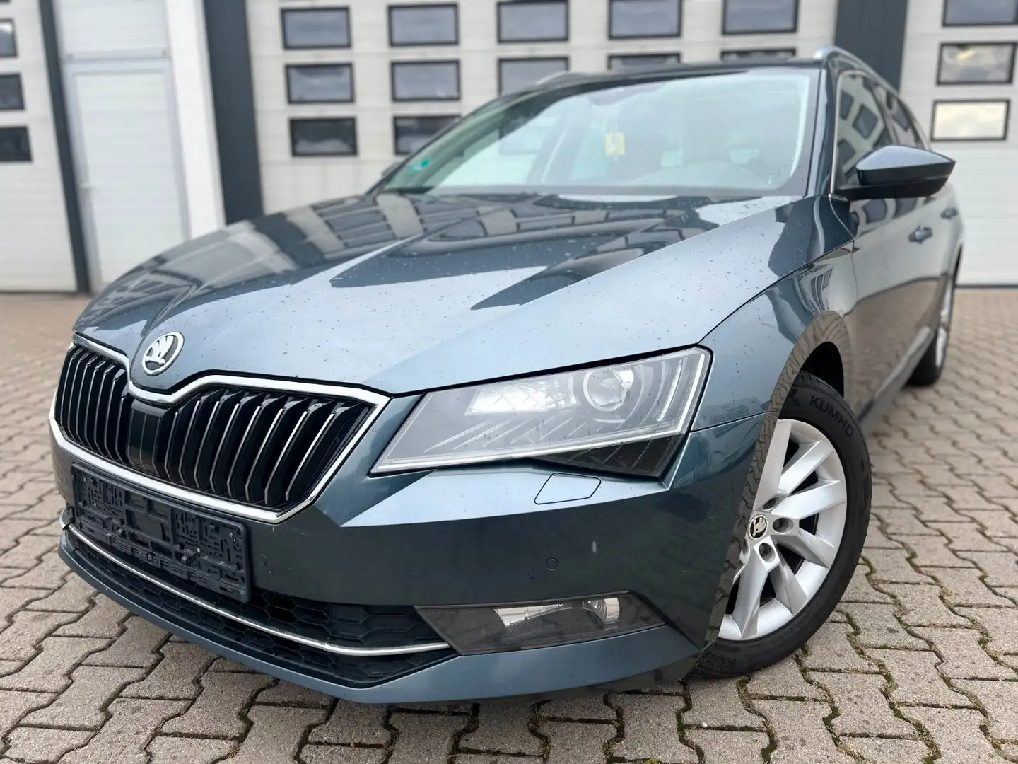 Skoda Superb Combi Style ** Leder**Pano**Automatik Grau - 1