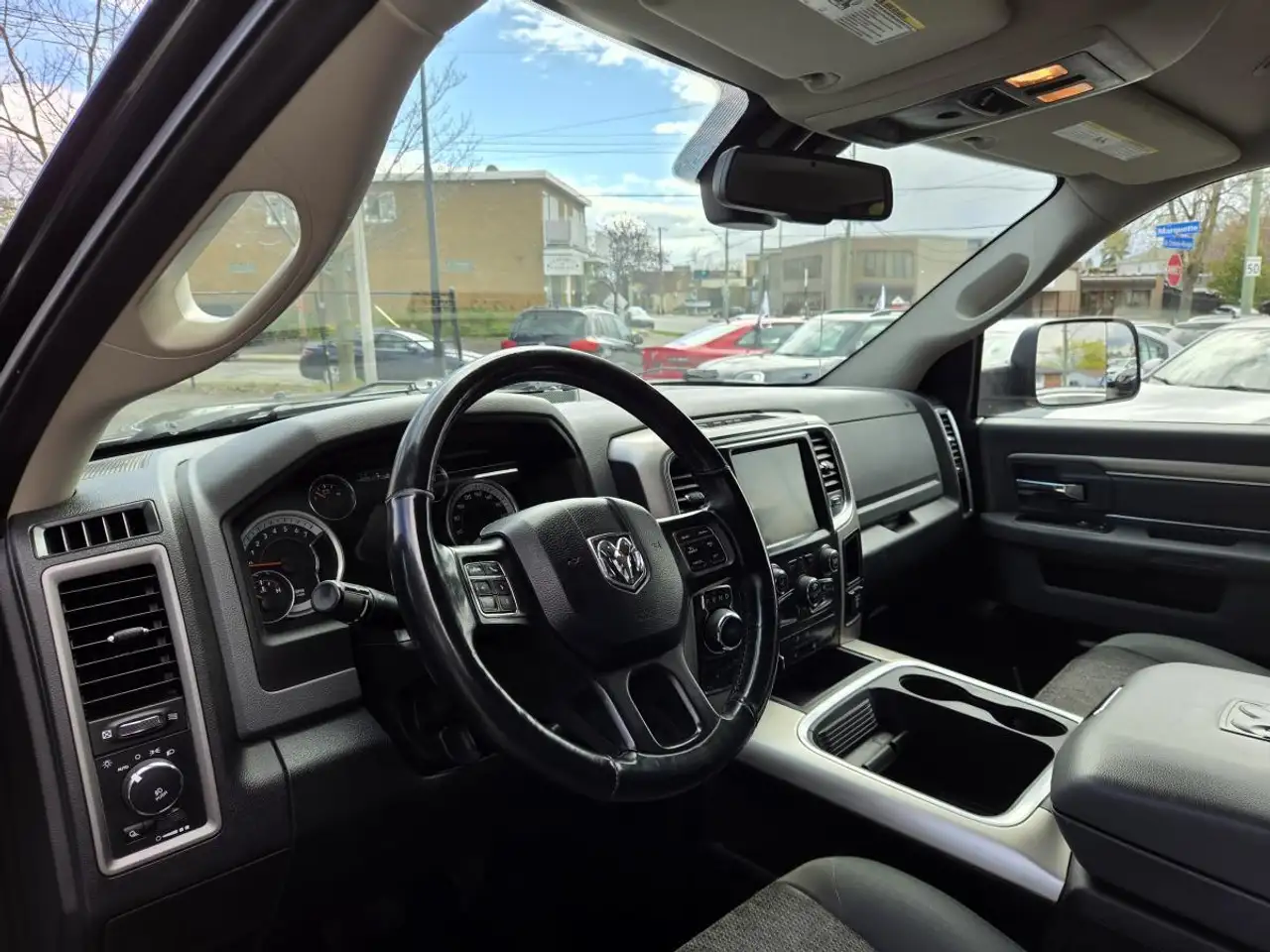 RAM 1500 снимка RAM 1500