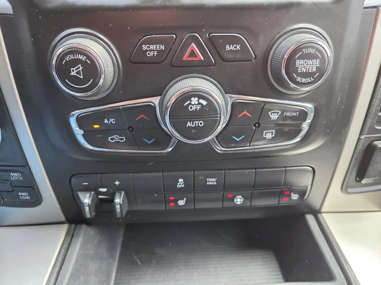 RAM 1500 снимка RAM 1500
