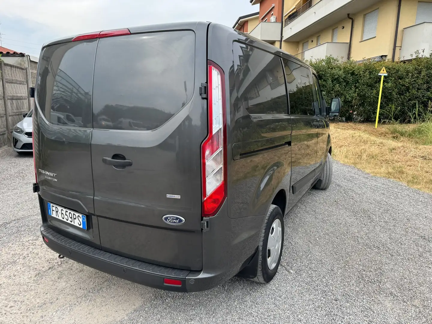 Ford Transit Custom 6 POSTI  EURO 6B  L1 Grijs - 2