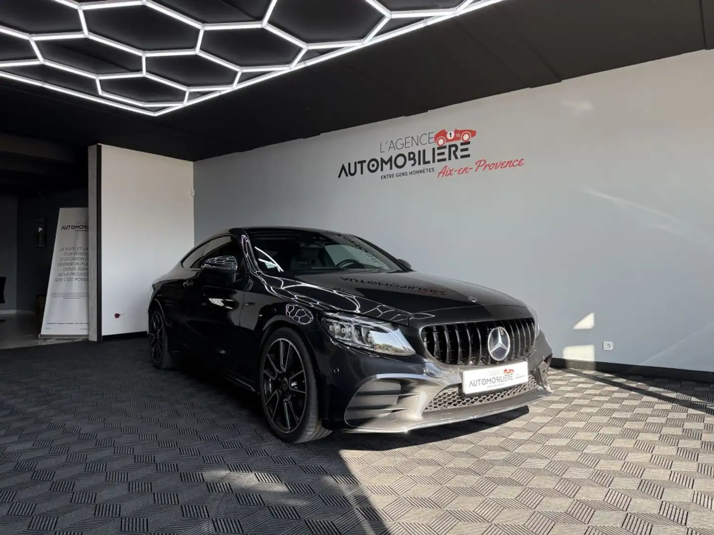 Mercedes-Benz C 300 C300 9G-Tronic 258 CV Schwarz - 1