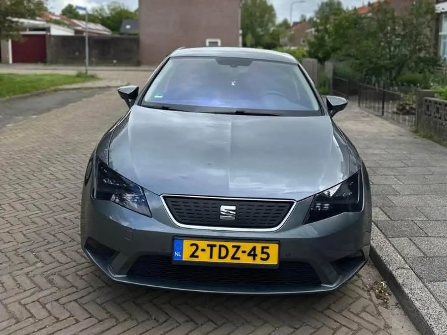 SEAT Leon Leon 1.6 TDI Limit. Edition II Grey - 1