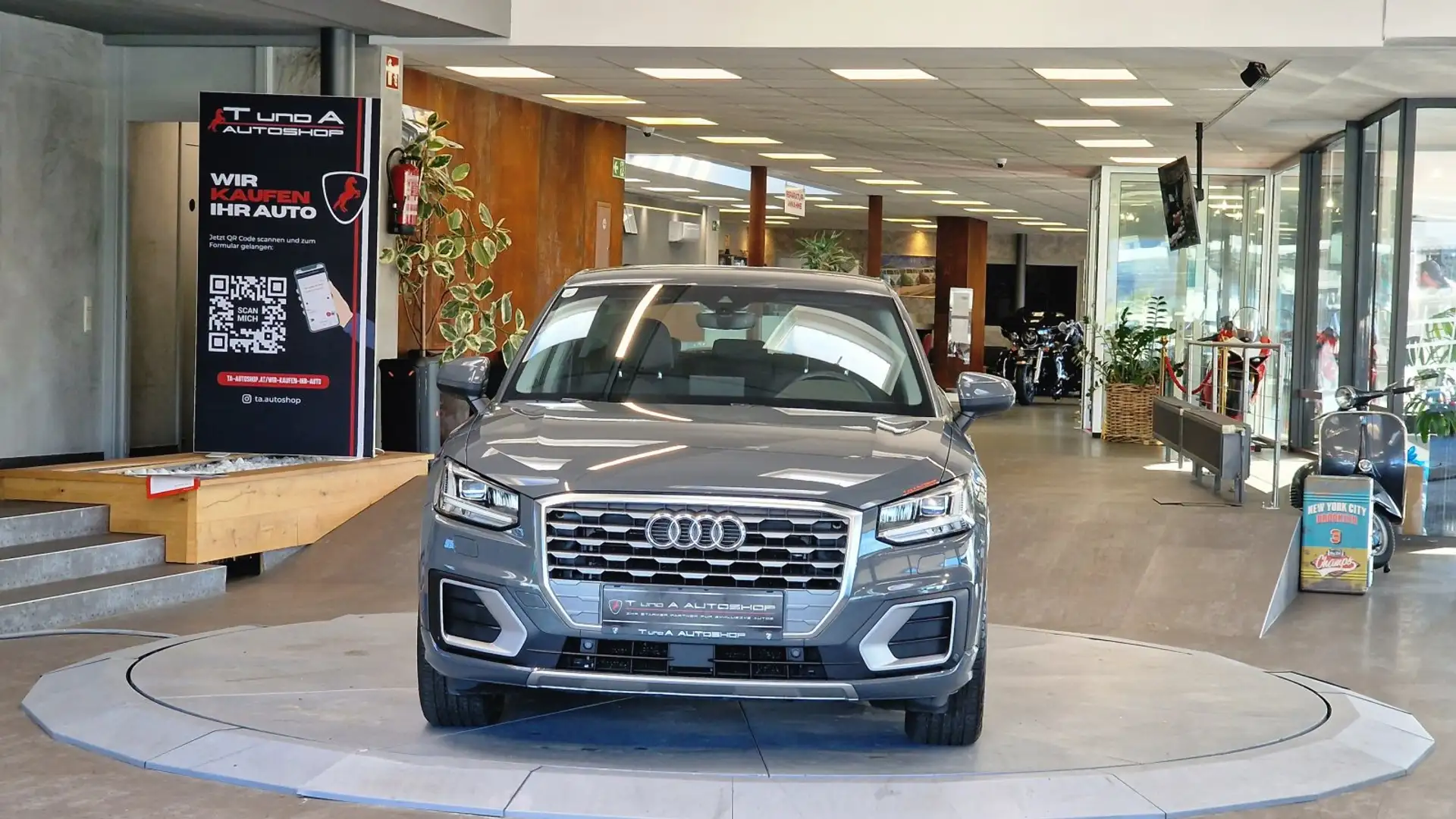 Audi Q2 1.0 TFSI ULTRA S-Tronic *Navi*Komfort*Business-Pak Grau - 2