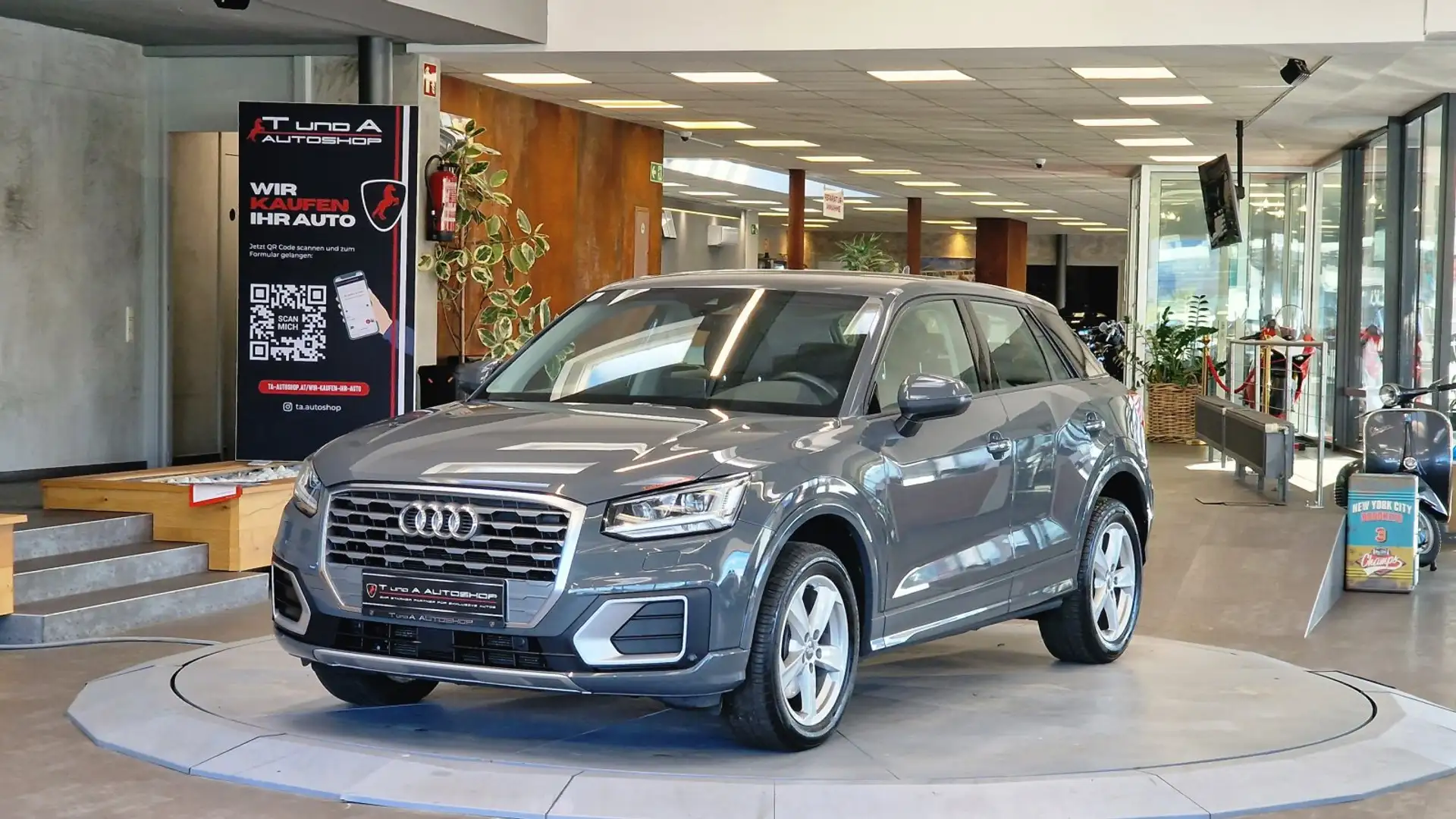 Audi Q2 1.0 TFSI ULTRA S-Tronic *Navi*Komfort*Business-Pak Grau - 1