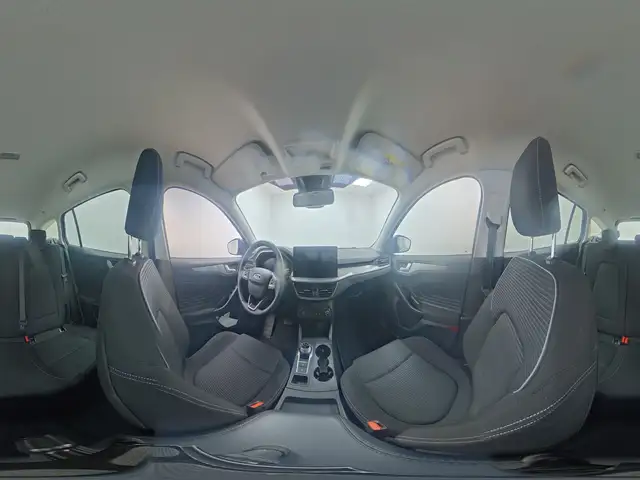 Ford Focus view 13