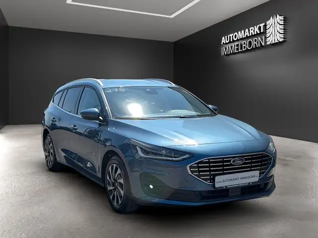Ford Focus view 2