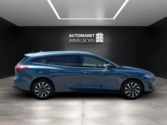 Ford Focus view 11