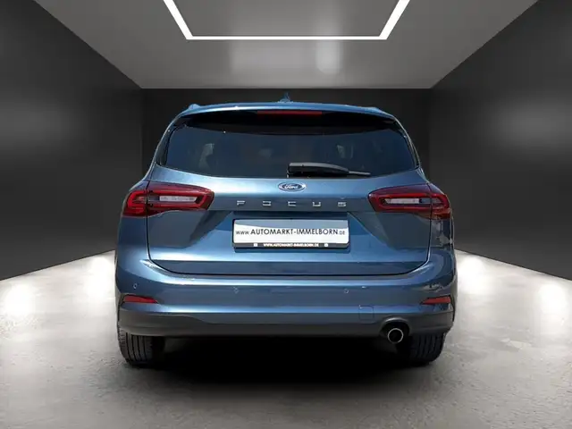 Ford Focus view 10