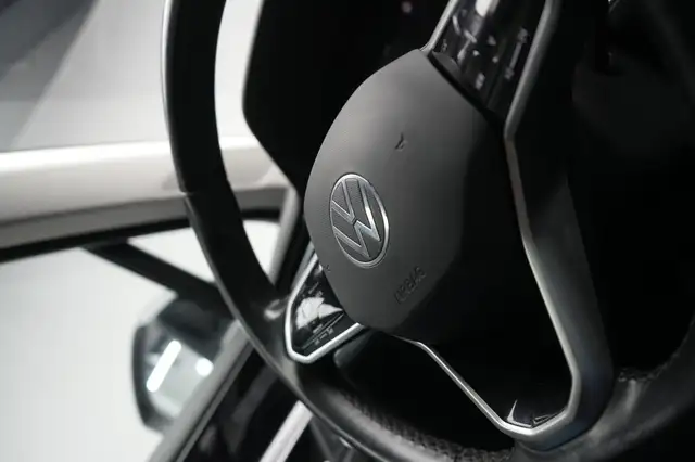Volkswagen Touareg view 24