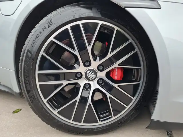 Porsche Taycan view 8