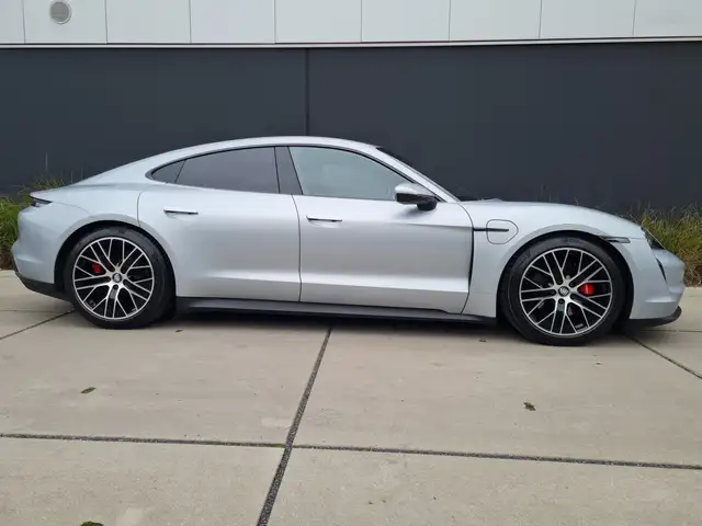 Porsche Taycan view 2