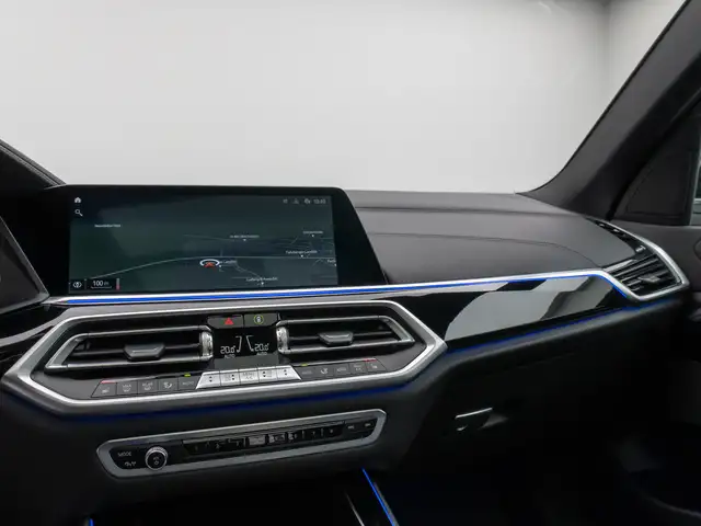 BMW X5 M view 21