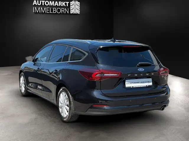 Ford Focus view 5