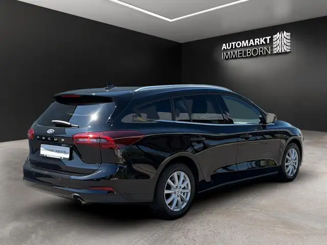 Ford Focus view 8