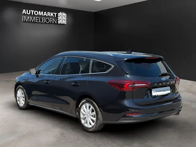 Ford Focus view 6