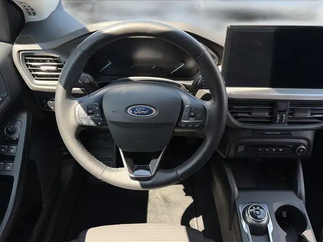 Ford Focus view 15