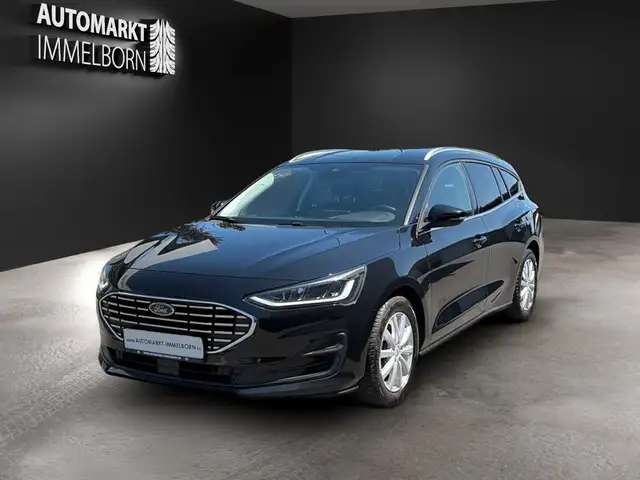 Ford Focus view 3