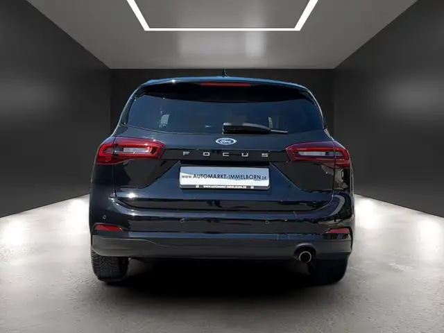 Ford Focus view 10