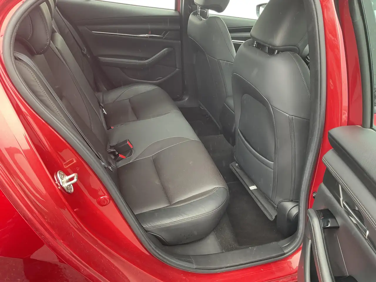 Mazda 3 снимка Mazda 3