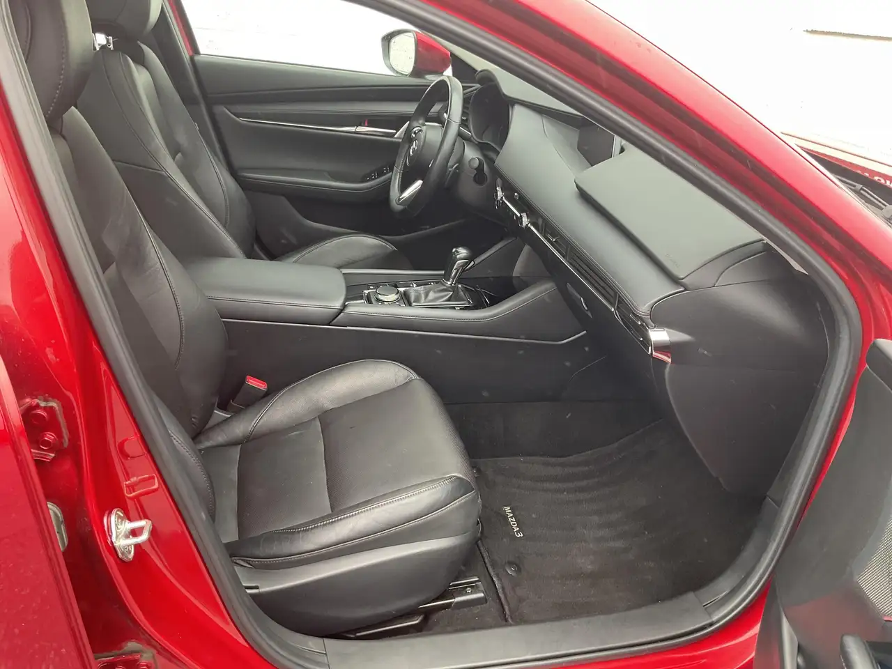 Mazda 3 снимка Mazda 3