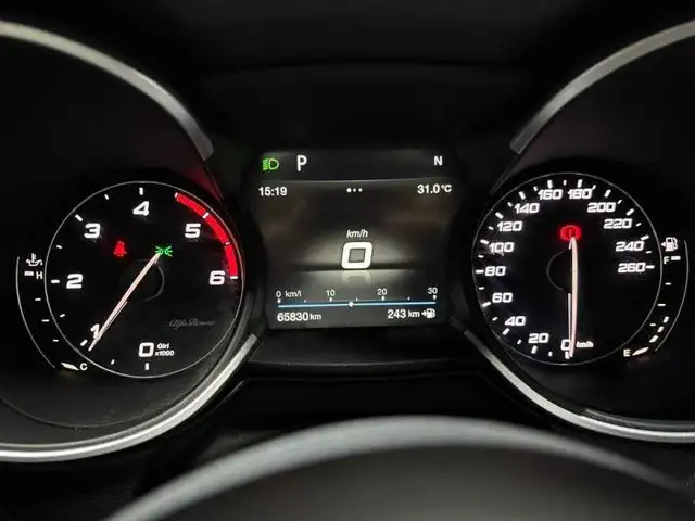 Alfa Romeo Stelvio view 12