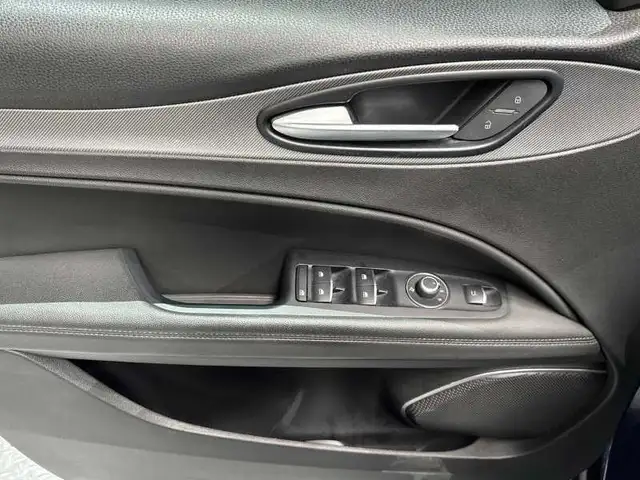 Alfa Romeo Stelvio view 10