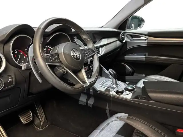 Alfa Romeo Stelvio view 11