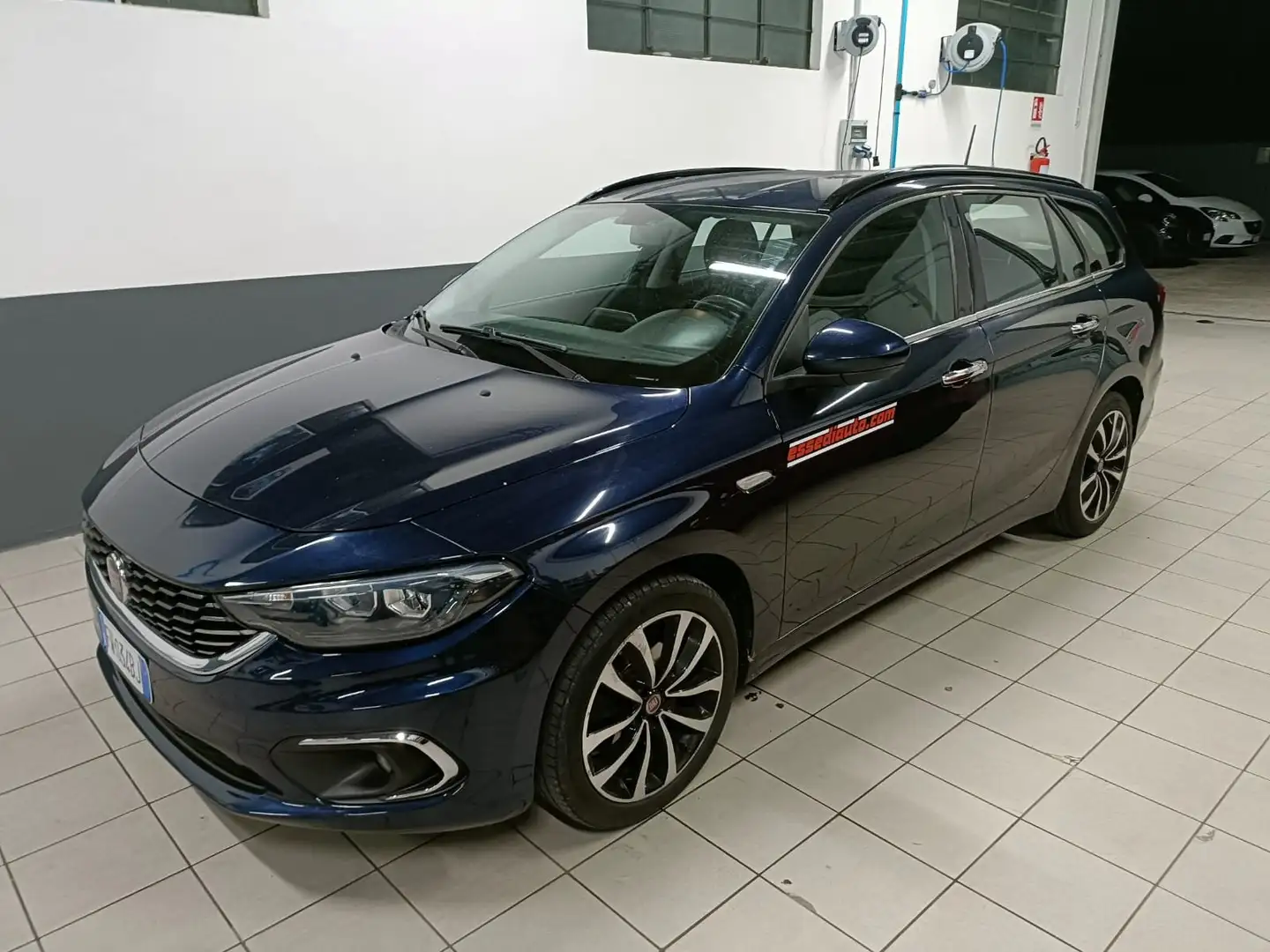 Fiat Tipo Tipo SW 1.6 mjt Lounge 120cv Blau - 1