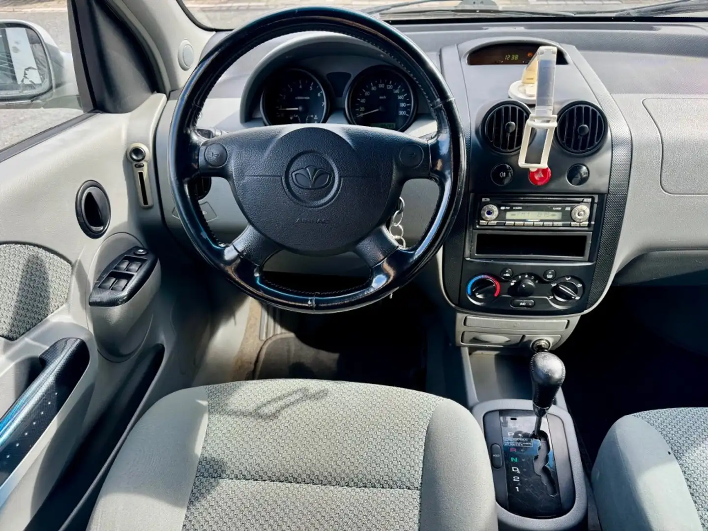 Daewoo Kalos 1.4-16V Class AUT AIRCO RIJDT GOED LICHTE RIJBARE Grau - 2