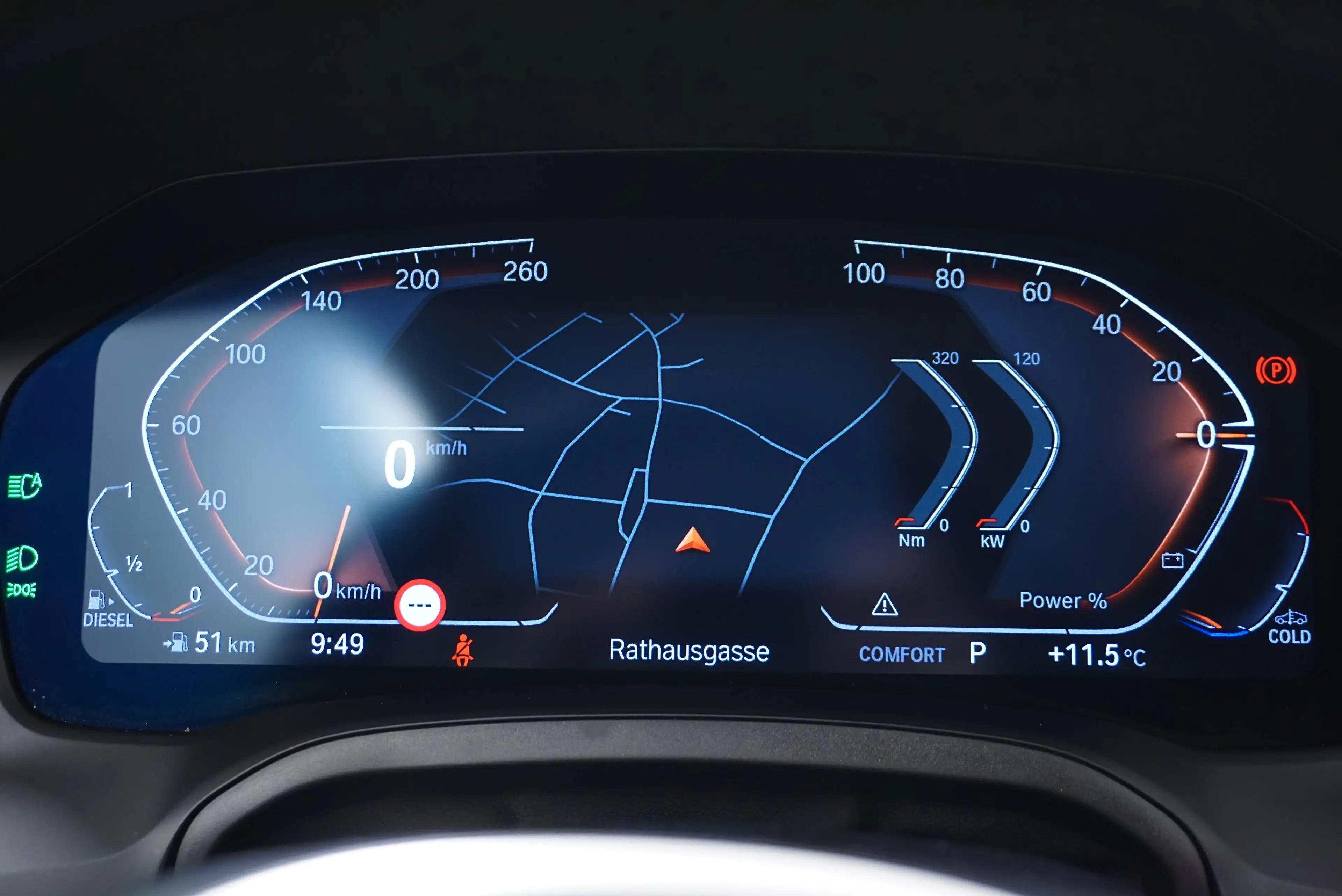 BMW 318 d Luxury Line // Anhängervorrichtung // ACC // Panoramadach // — photo 14