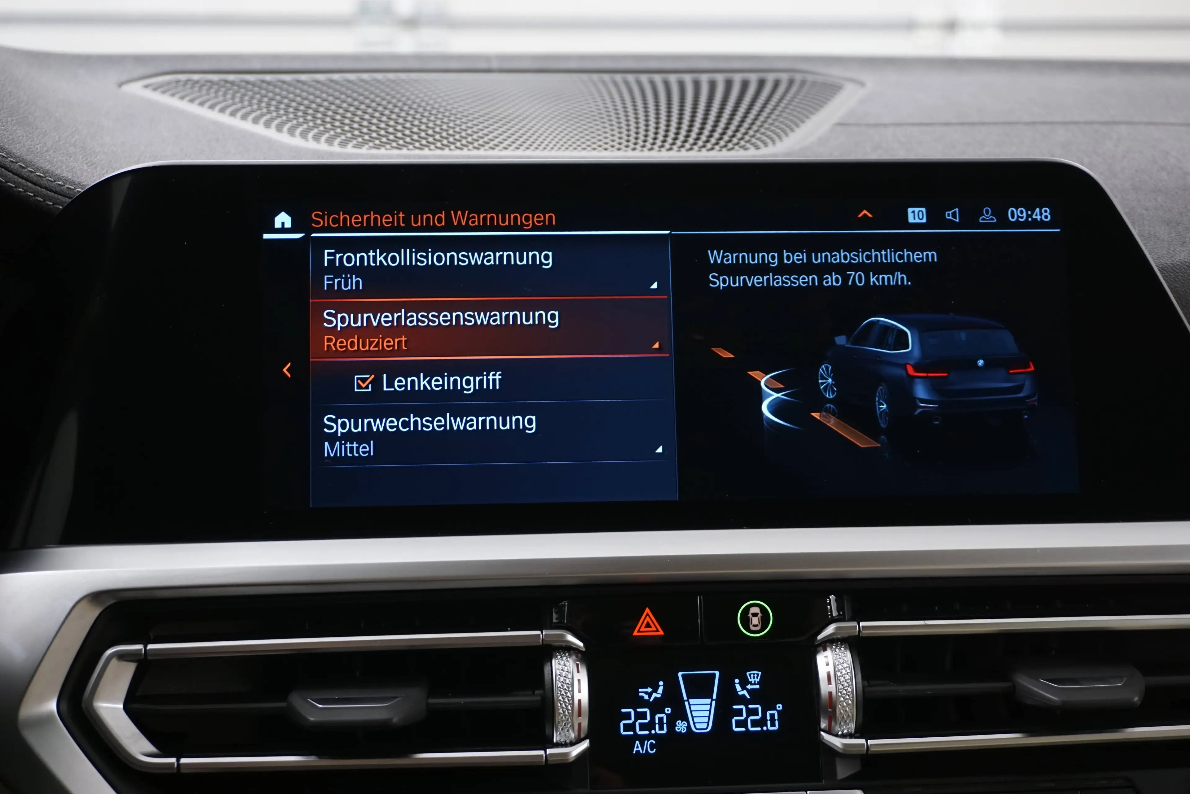 BMW 318 d Luxury Line // Anhängervorrichtung // ACC // Panoramadach // — photo 10