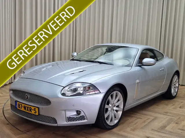 Jaguar XK 4.2 V8 XKR Supercharged 417 PK Coupé / Compressor