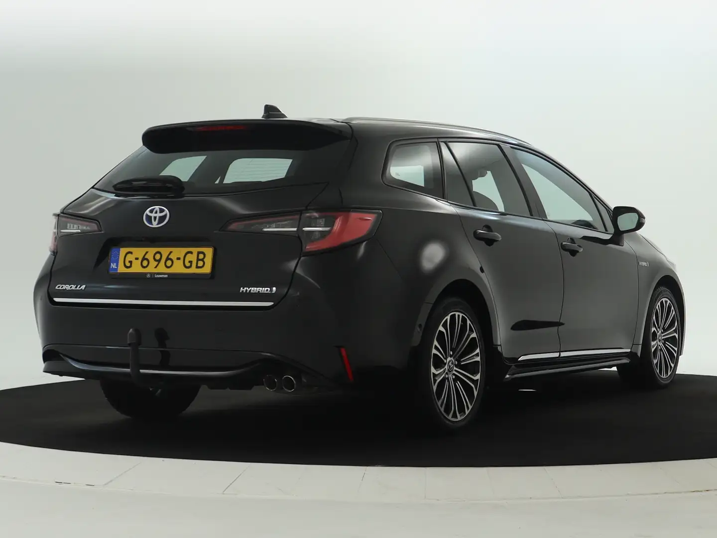 Toyota Corolla Touring Sports 2.0 Hybrid Style Zwart - 2