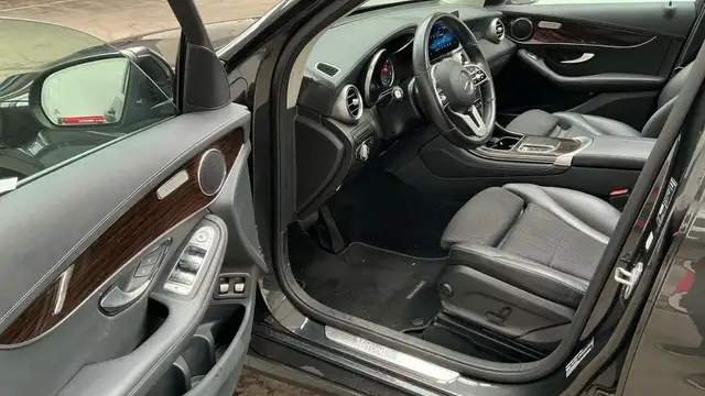 Mercedes-Benz GLC view 8