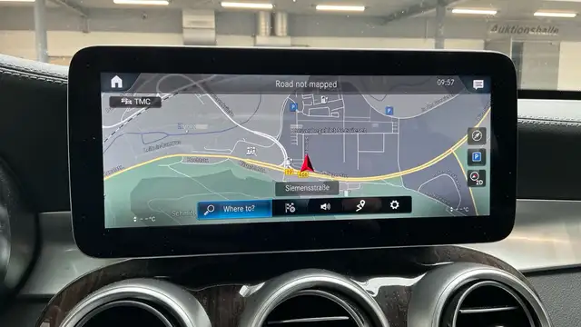 Mercedes-Benz GLC view 12