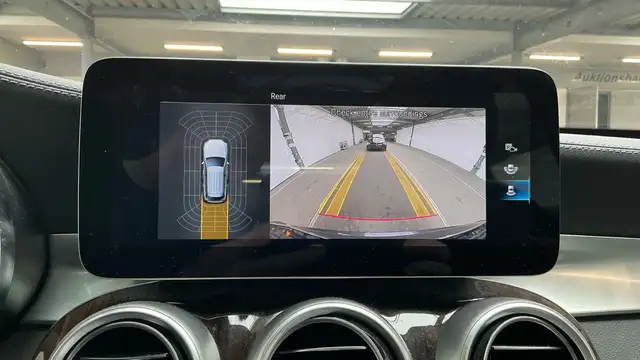 Mercedes-Benz GLC view 13