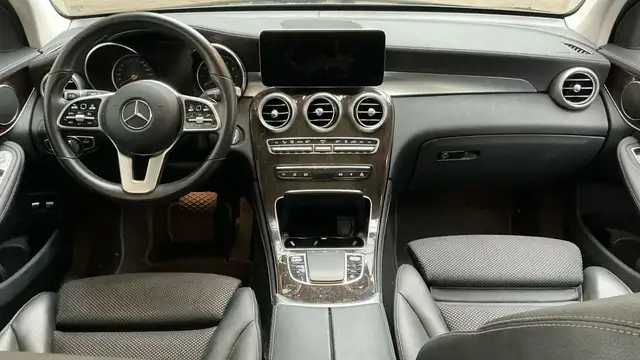 Mercedes-Benz GLC view 9