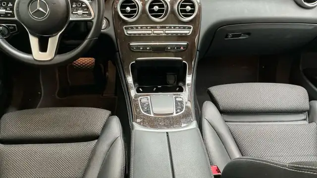 Mercedes-Benz GLC view 10