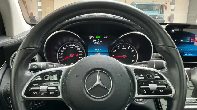 Mercedes-Benz GLC view 11