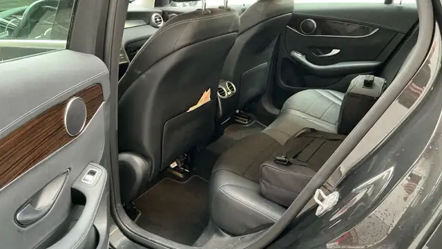 Mercedes-Benz GLC view 18