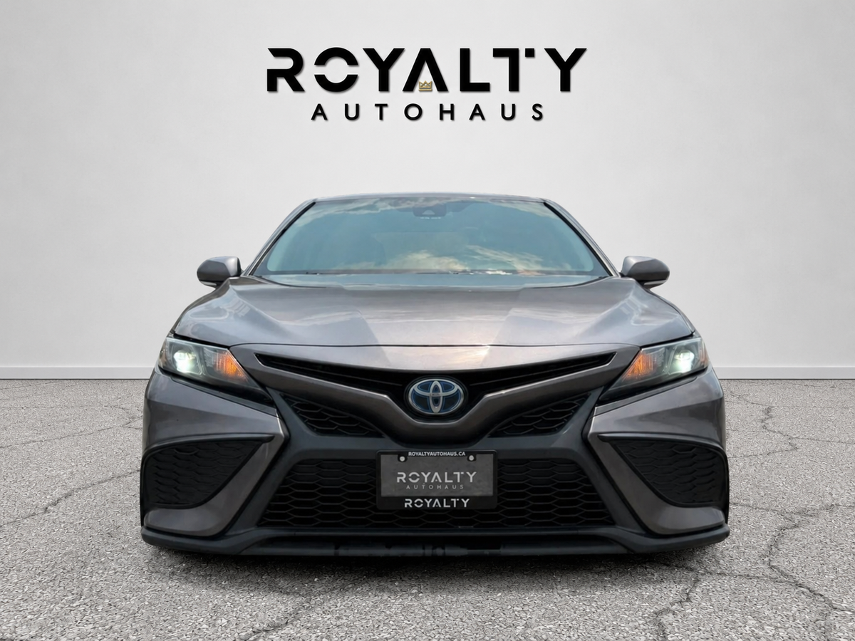 2022 Toyota Camry SE Hybrid CarPlay Moonroof Toyota Sensing — снимка 1