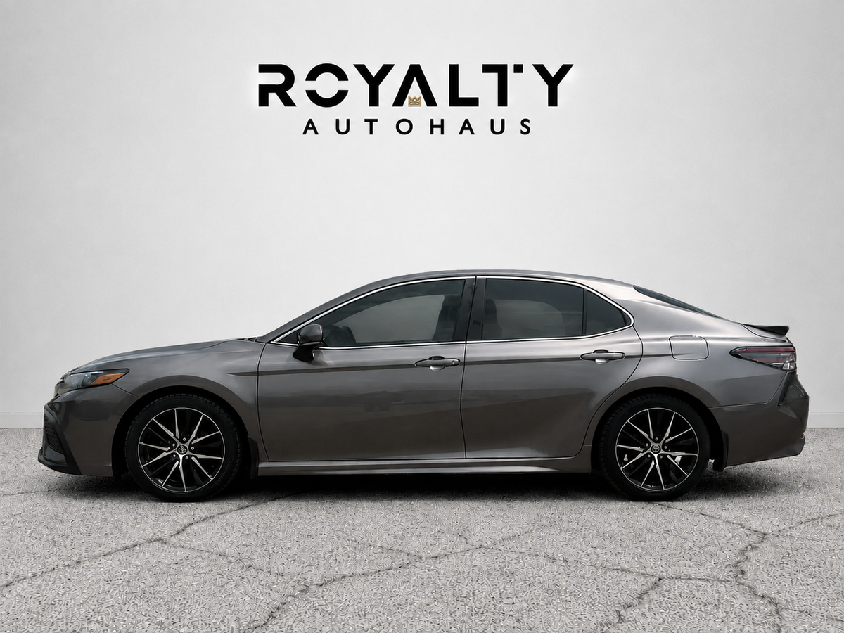 2022 Toyota Camry SE Hybrid CarPlay Moonroof Toyota Sensing — снимка 1