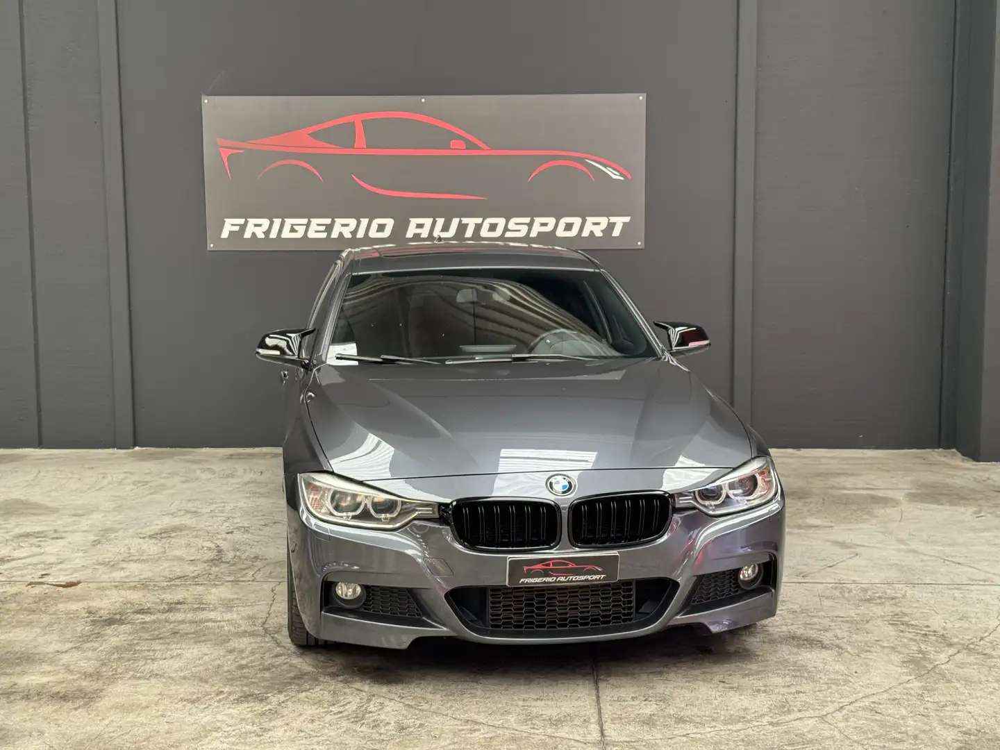 BMW 330 330dA Touring xdrive Msport - 1